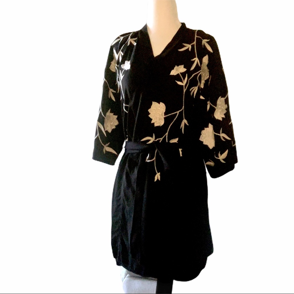 Nasty Gal “In Bloom Kimono Robe” mini kimono robe